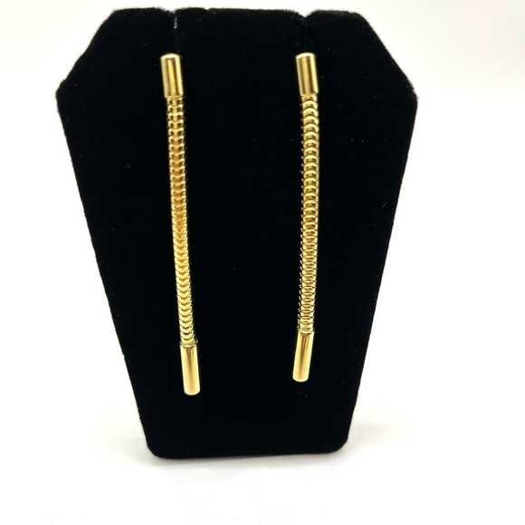 Gold Tone Long Chain Pierced Earrings 2 1/2” Minimalist Stunning - Picture 2 of 6
